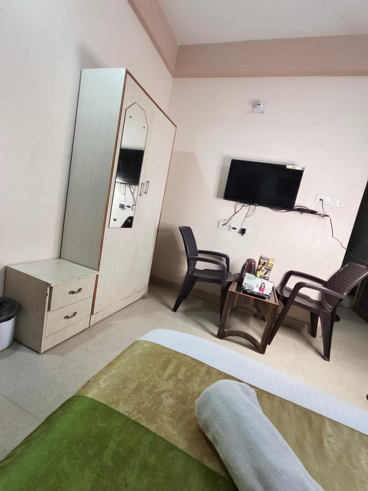 Hotel Bay Beach Inn Пурі Екстер'єр фото
